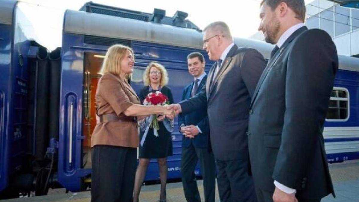 До Києва прибула прем’єрка Латвії