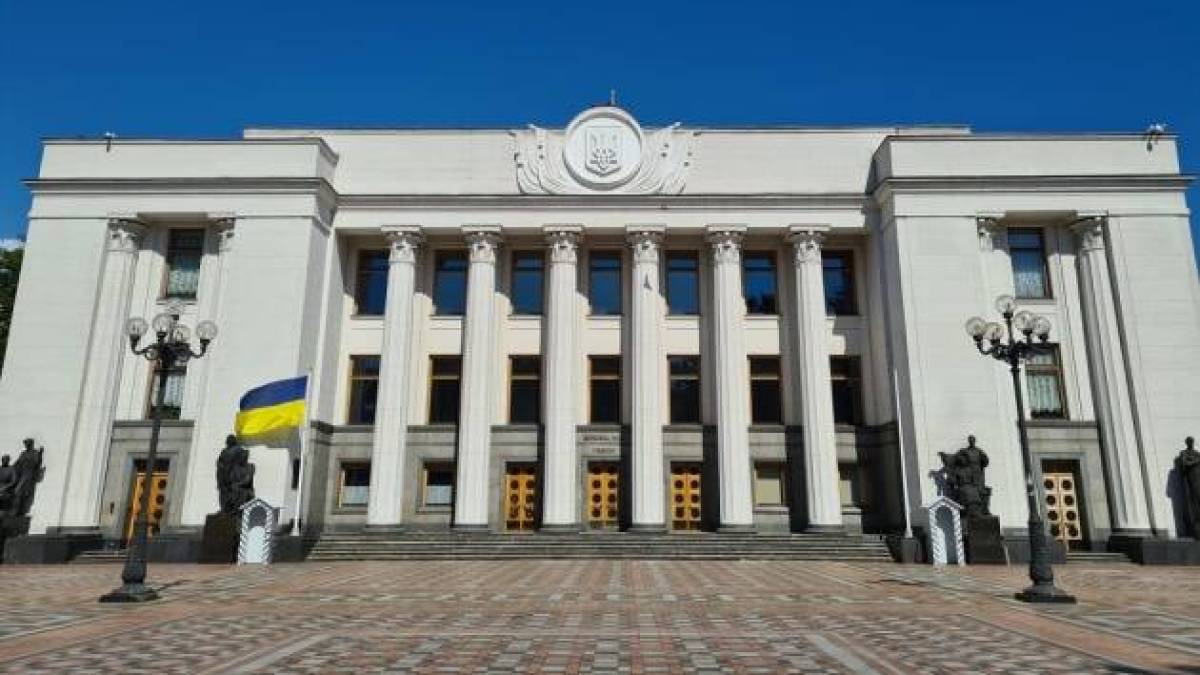 Рада продовжила воєнний стан і мобілізацію ще на три місяці