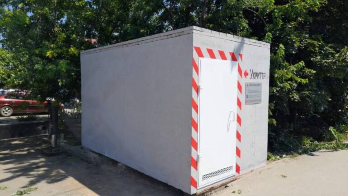 У прифронтовій громаді на Запоріжжі встановили перше модульне укриття (фото)