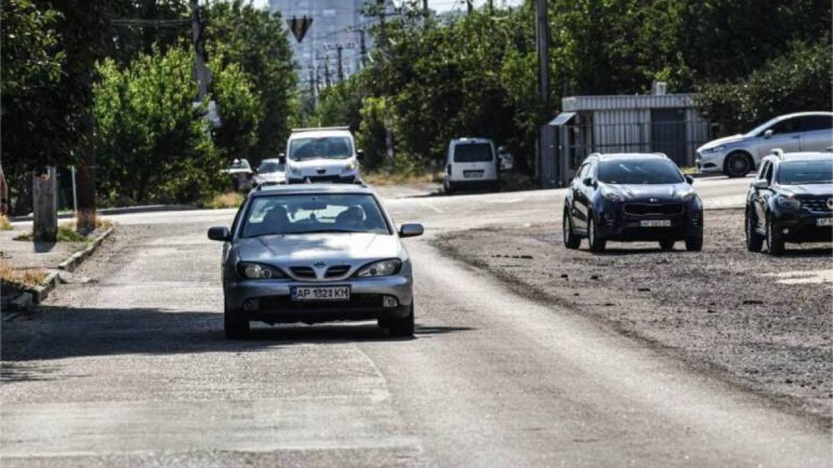 У Запоріжжі відновили проїзд по вулиці, яка роками чекала ремонту