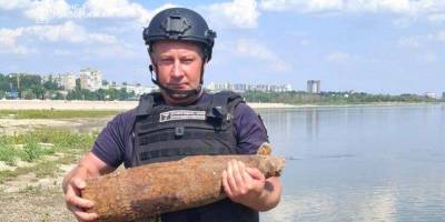 Запорізькі водолази-сапери вилучили вибухонебезпечні предмети на березі та у річці Дніпро