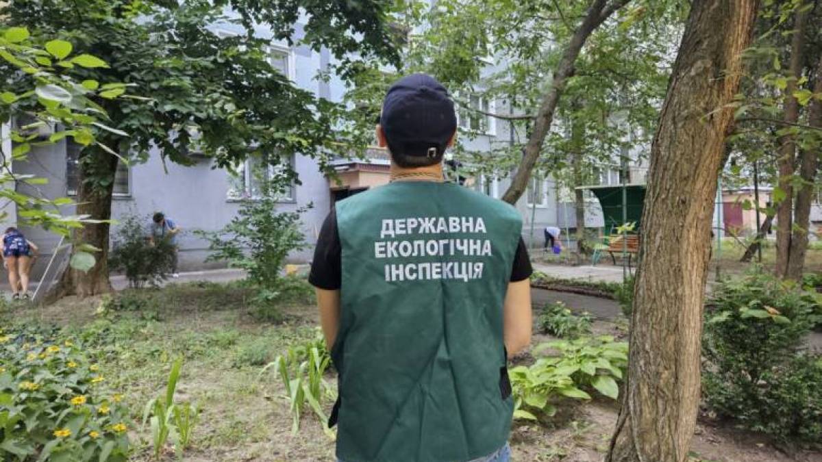 Внаслідок ворожих ударів постраждала територія поблизу багатоповерхівок Хортицького району