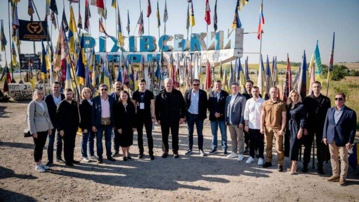 На Запоріжжі побував корпус українських послів  на чолі з головою МЗС Андрієм Сибігою
