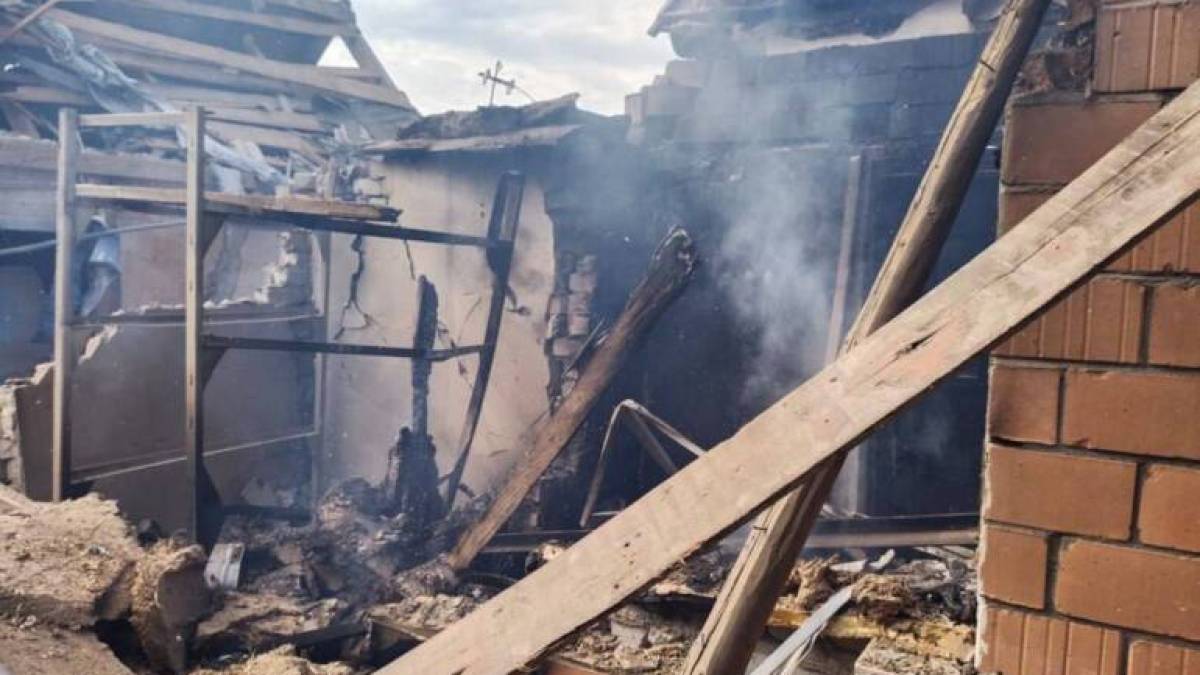 Пʼять пожеж виникли вчора від обстрілів у Пологівському районі
