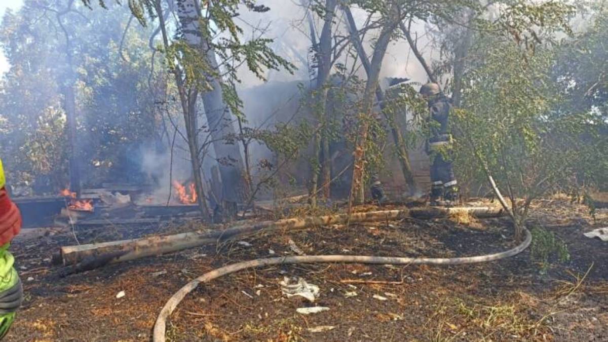 22 липня внаслідок ворожих обстрілів сталося 3 пожежі у Запорізькому та Пологівському районах