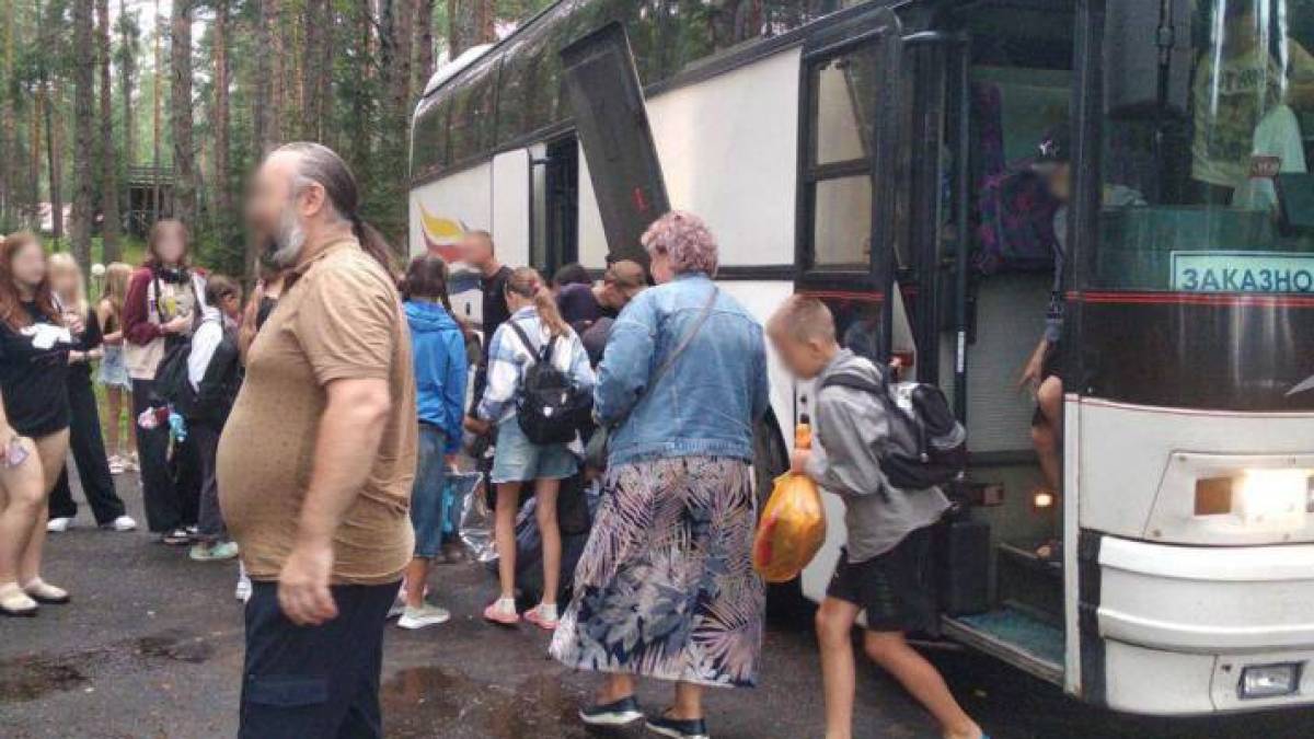 Окупанти продовжують вивозити дітей із Бердянська до рф