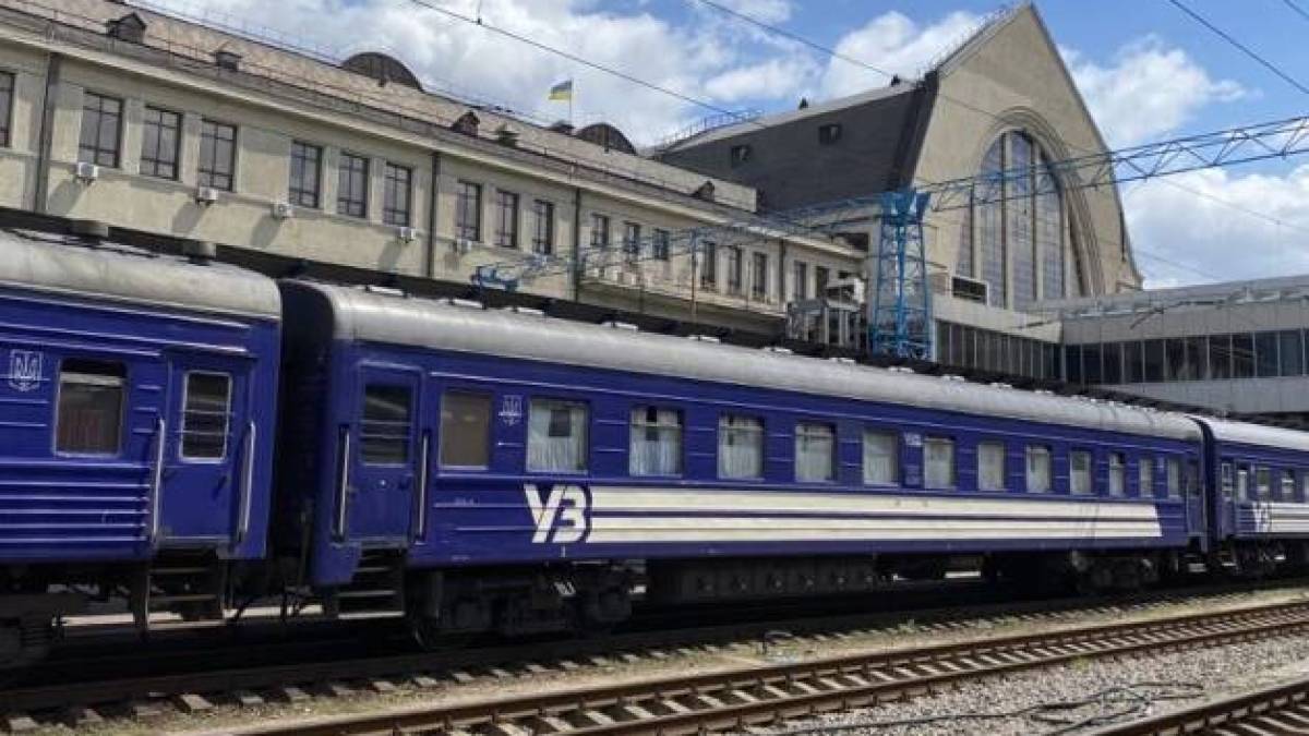 “Укрзалізниця” вводить верифікацію через “Дію” на п’ять популярних поїздів