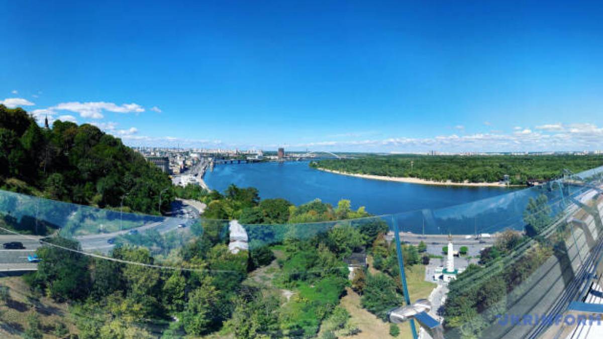 У неділю в  Україні — спека до 38°, подекуди — дощі та грози