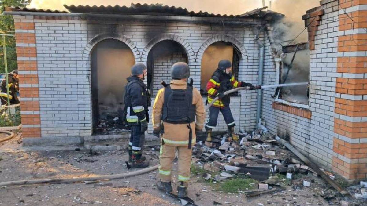 Внаслідок ворожих обстрілів сталося 15 поже — ДСНС