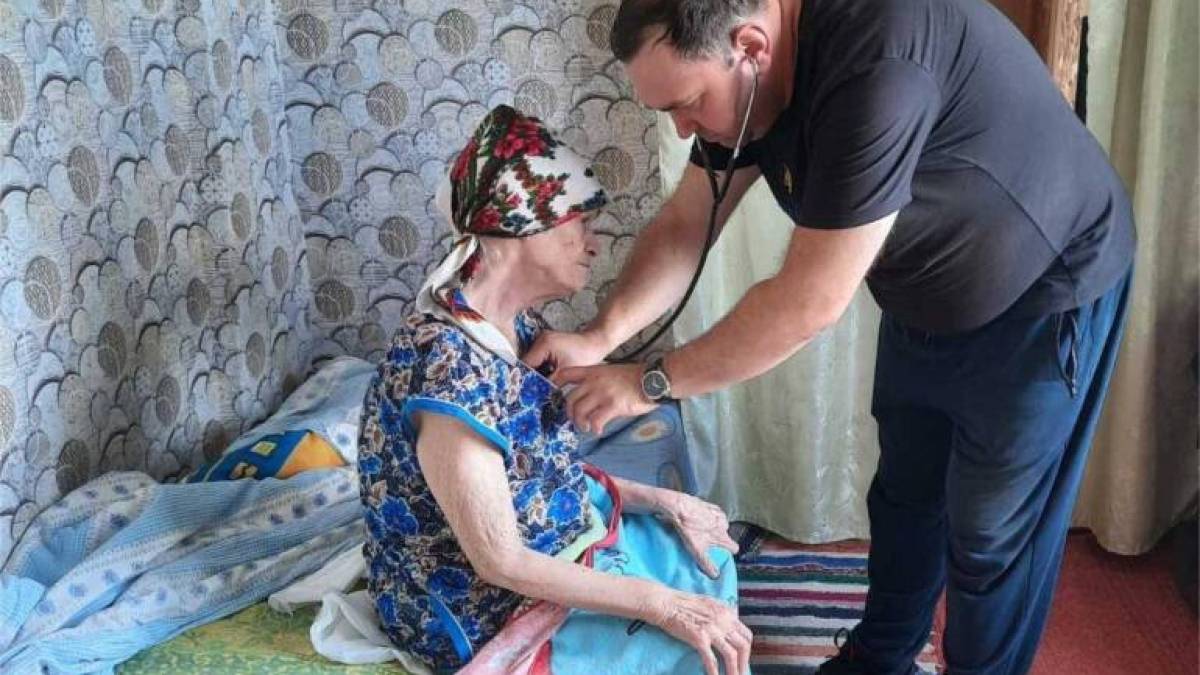 На Запоріжжі у віддалені села прифронтової громади завітали “мобільні лікарі”