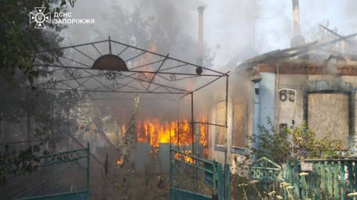 ДСНС Запорізької області: ліквідація наслідків ворожих обстрілів 28 липня