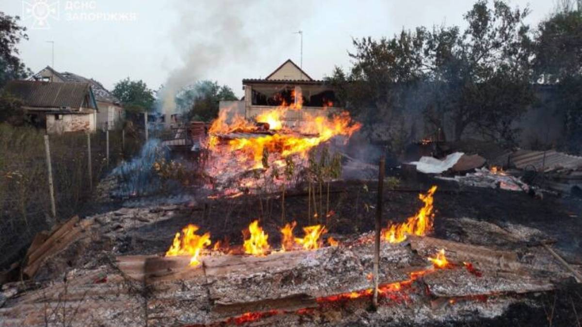 ДСНС Запорізької області: ліквідація наслідків ворожих обстрілів 29 липня