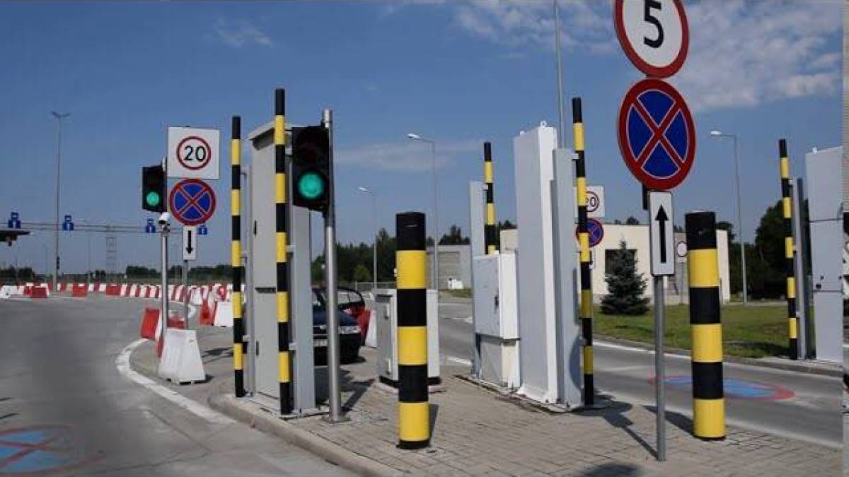 Українців попередили про затримки на пункті пропуску із Польщею