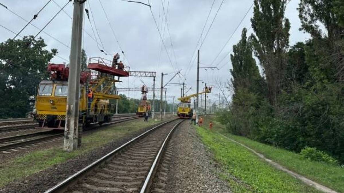 Удар по столиці: в одному з районів — пошкодження на залізниці