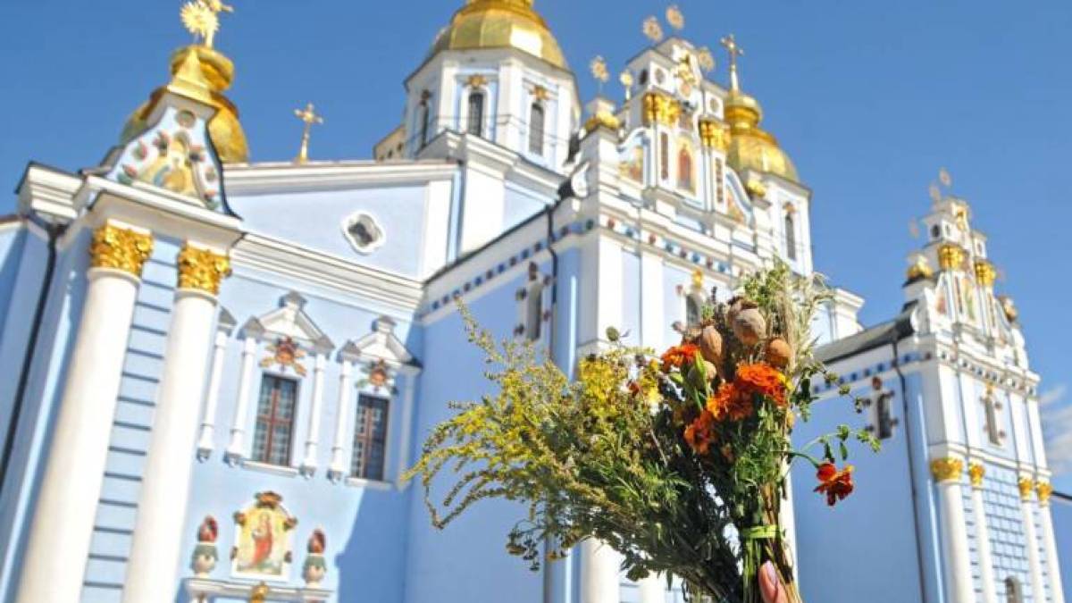 Церковне свято 1 серпня: чому кожен в родині повинен з’їсти ложечку освяченого меду