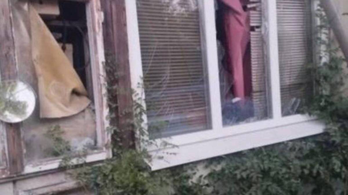 Одного чоловіка поранено, один – загинув внаслідок ворожих ударів по Запорізькому району