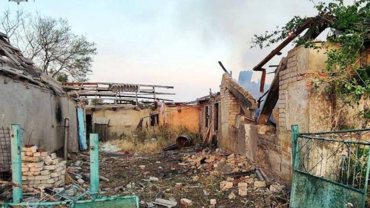 Загалом упродовж доби окупанти завдали 614 ударів по 12 населених пунктах Запорізької області