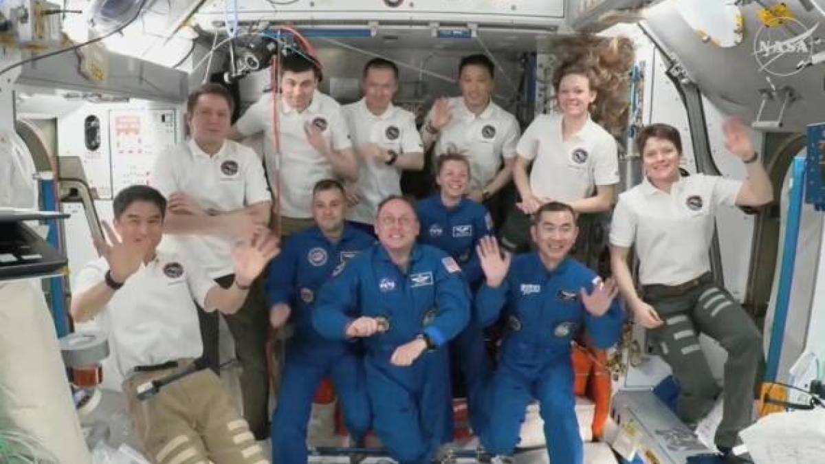 Астронавти місії SpaceX Crew-11 прибули на МКС