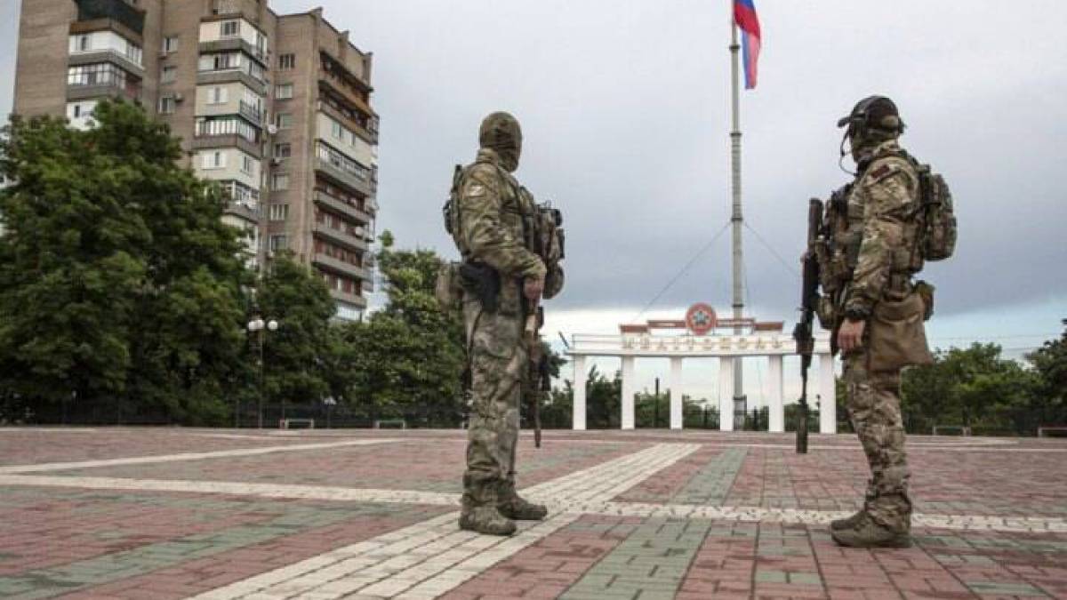 На ТОТ Запорізької області окупанти знову активізували перевірки та обшуки в селах і маленьких містечках