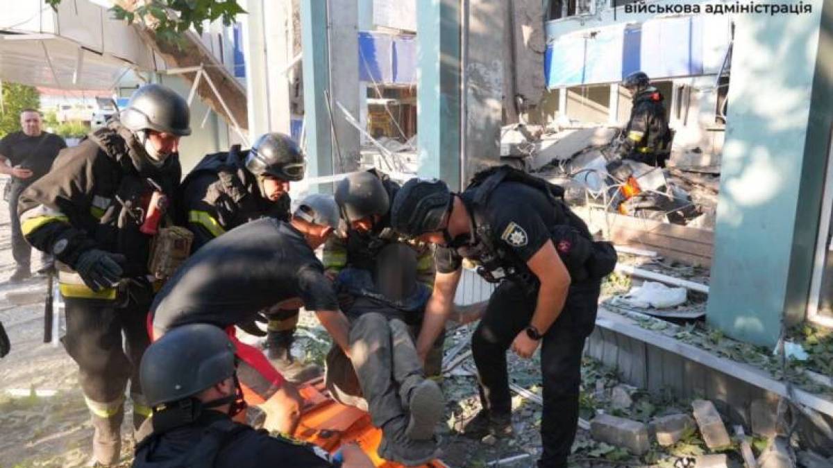 У Запоріжжі КАБи влучили по автовокзалу та клініці медуніверситету