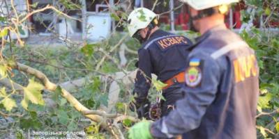 Сім багатоквартирних будинків і нежитлові приміщення пошкоджені внаслідок ворожого удару по Запоріжжю