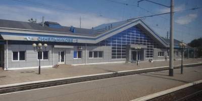 Пошкодження через обстріл: поїзди до кінця доби не зупинятимуться в Синельниковому-2