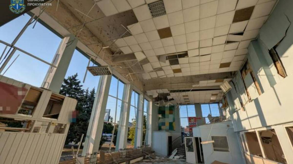 У Запоріжжі замість зруйнованого російською авіабомбою автовокзалу відкриють мобільний