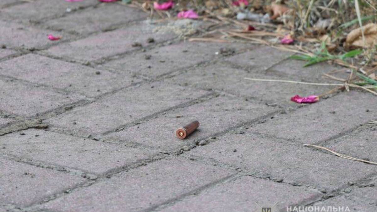 У Запоріжжі невідомі стріляли в чоловіка: двох підозрюваних затримали (фото)