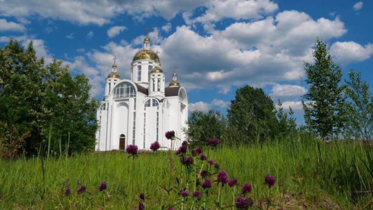 Церковне свято 14 серпня: чому незаміжнім дівчатам потрібно одягнути цього дня щось нове