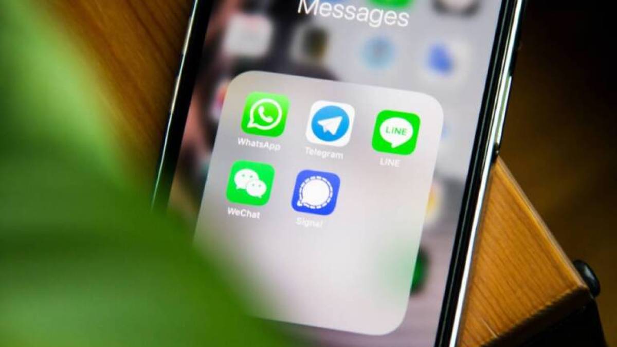 В росії відсьогодні заборонили дзвінки через WhatsApp та Telegram