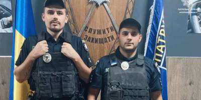 Пасажирці стало зле в авто — запорізькі патрульні першими прийшли на допомогу