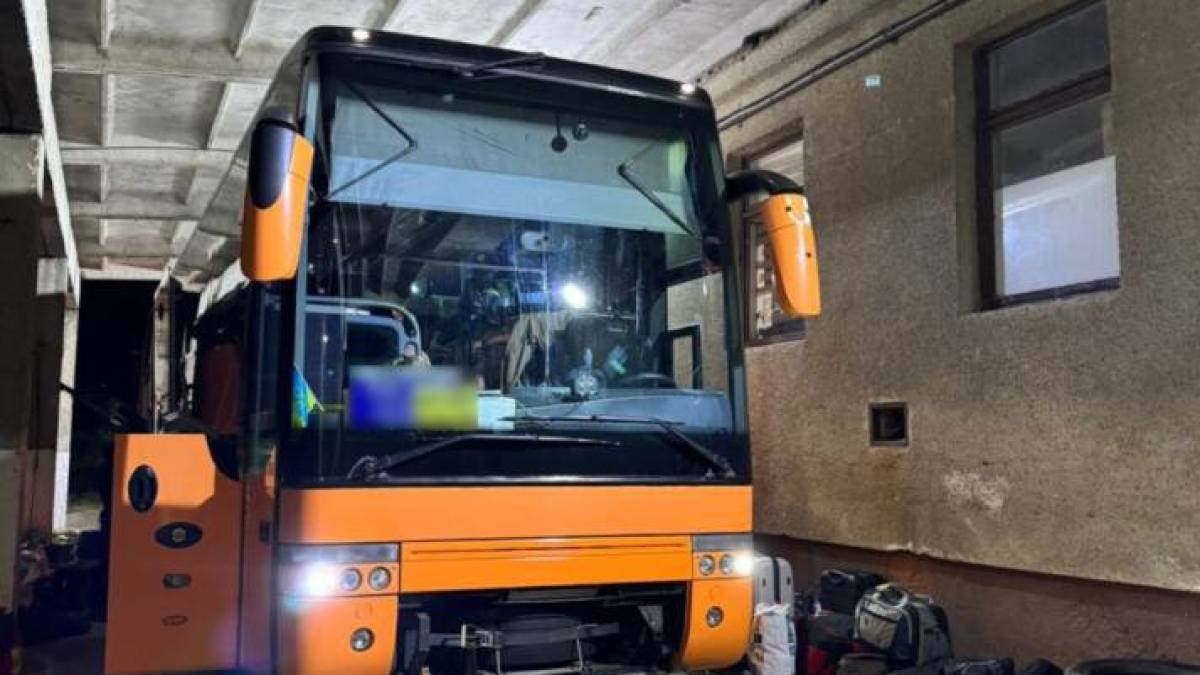 Закарпатець втратив автобус за 5 млн гривень через контрабанду сигарет до Румунії