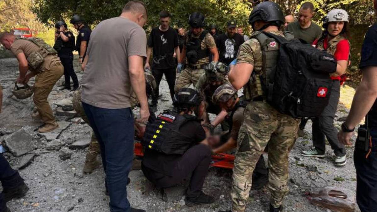 Запоріжжя, вже відомо про трьох загиблих та 18 поранених людей, — поліція