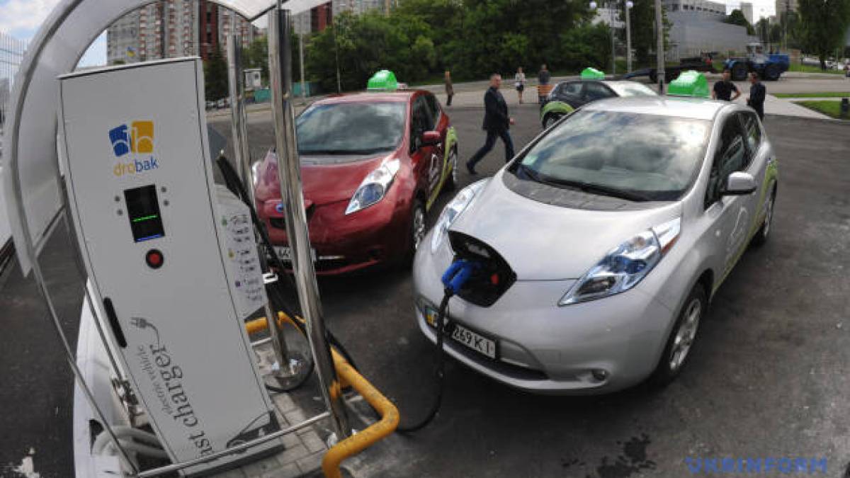 Кількість авто на «зелених» номерах збільшується – зареєстровано вже 182 тисячі