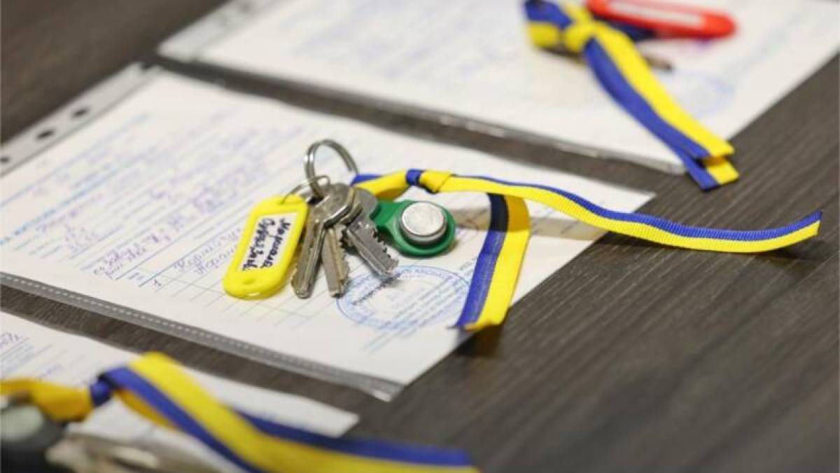 У Запоріжжі вісім родин отримали нове житло замість аварійного
