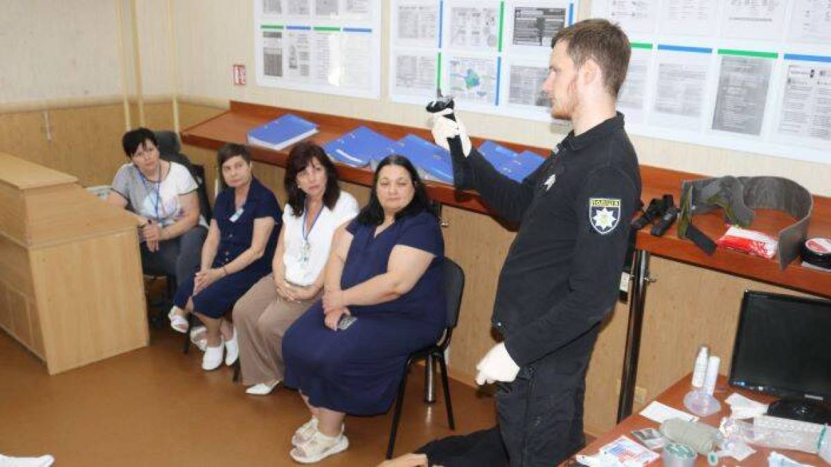 Запорізькі податківці опановують навички домедичної допомоги