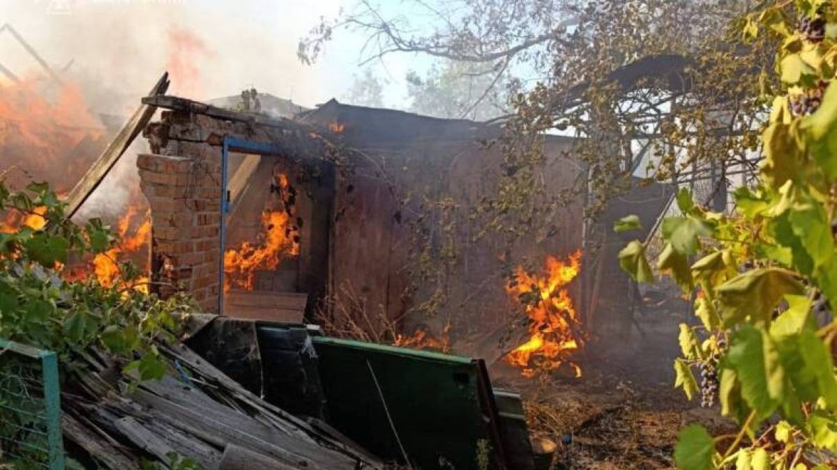 Сім пожеж виникли від обстрілів за 19 серпня на Запоріжжі