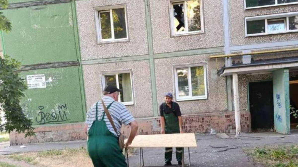 Через ранкові удари по Запоріжжю є пошкодження будинків та обʼєктів промислової інфраструктури