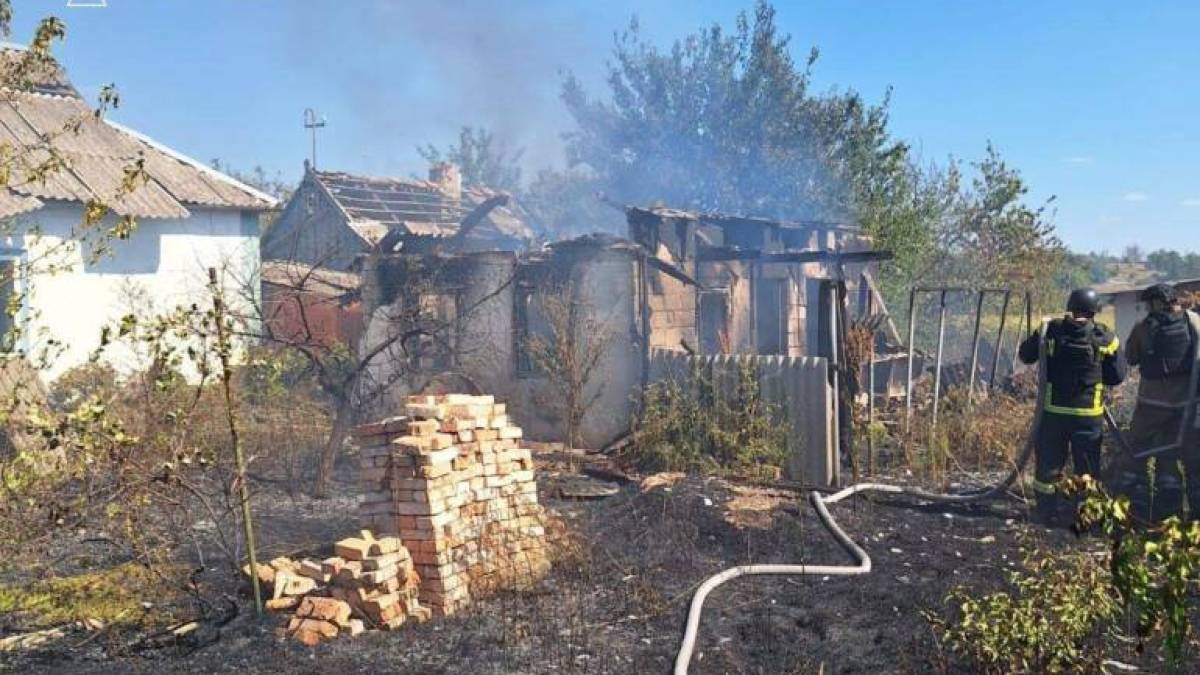 Шість пожеж виникли вчора від обстрілів на Запоріжжі
