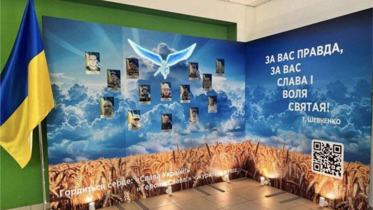 У Запоріжжі переселенці з Молочанської громади облаштували куточок памяті полеглих Героїв-земляків (фото, відео)