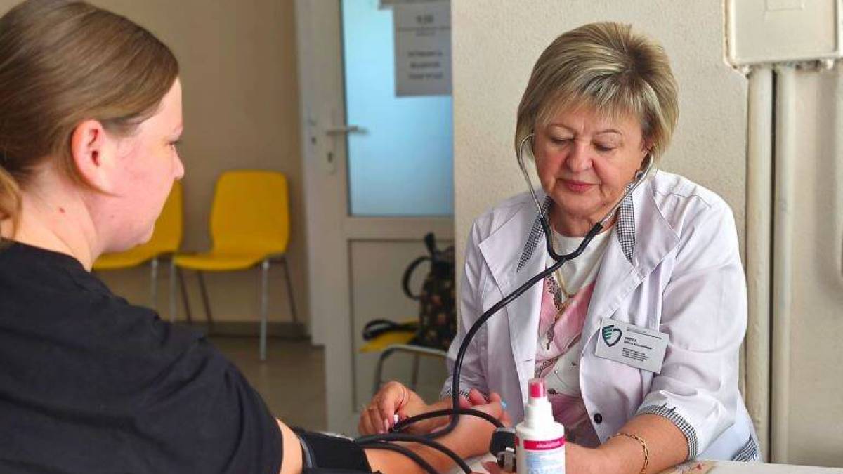 Мобільна група лікарів відвідала Матвіївку
