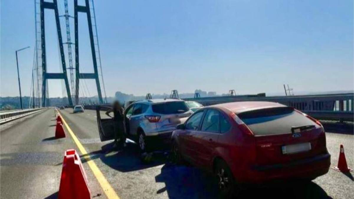 У Запоріжжі ускладнено рух одним із мостів
