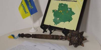 Прапори запорізьких громад розквітли у новій виставці