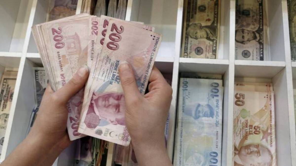 Туреччини припиняє підтримку ліри, яка тривала 4 роки