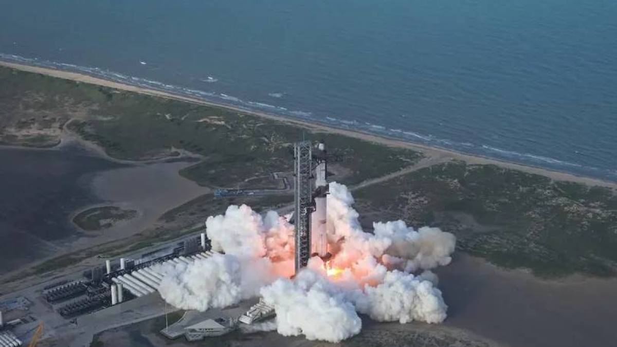 SpaceX успішно провела 10-й запуск Starship (відео)
