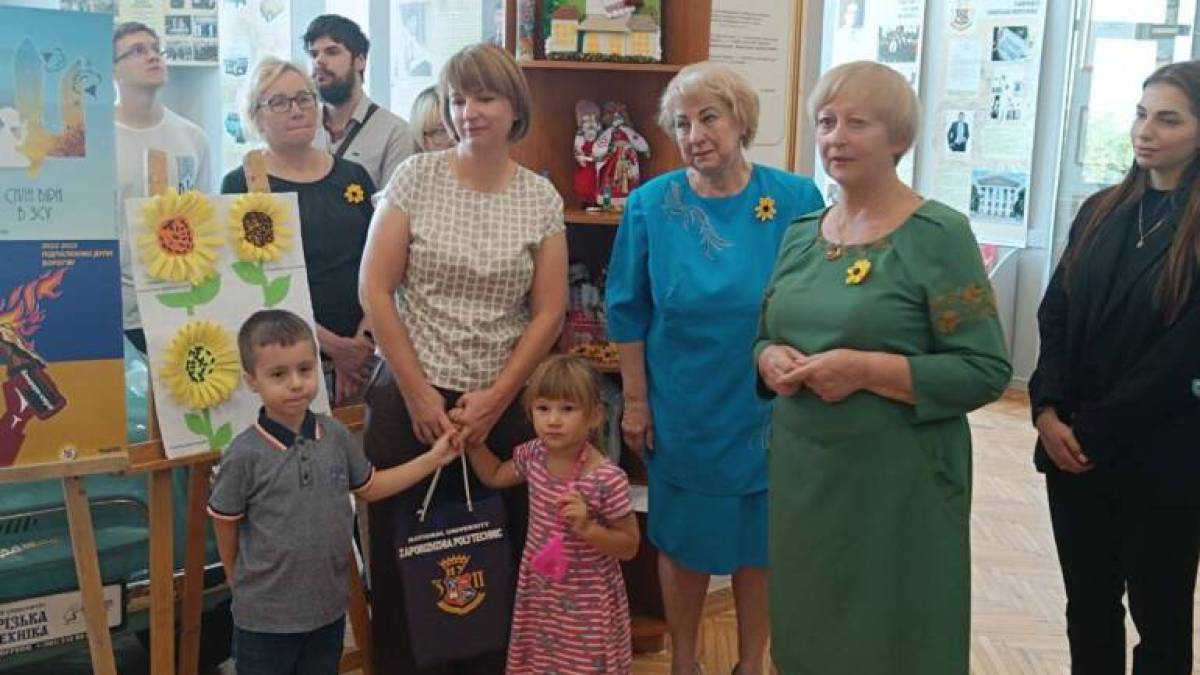 Єднання довкола пам’яті про захисників – з квітами надії