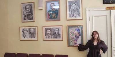 Поєднуємо мистецтва: виставка портретів юних художниць у музичній школі