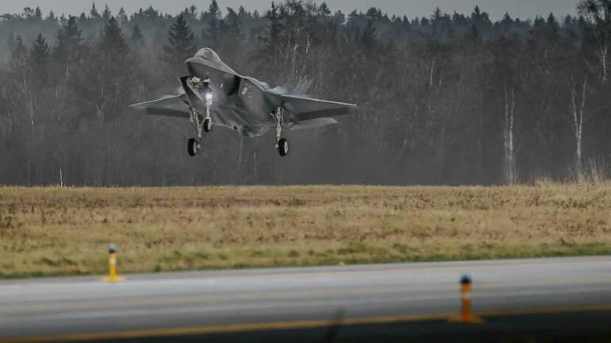 Нідерландські F-35 заступили на патрулювання у Польщі