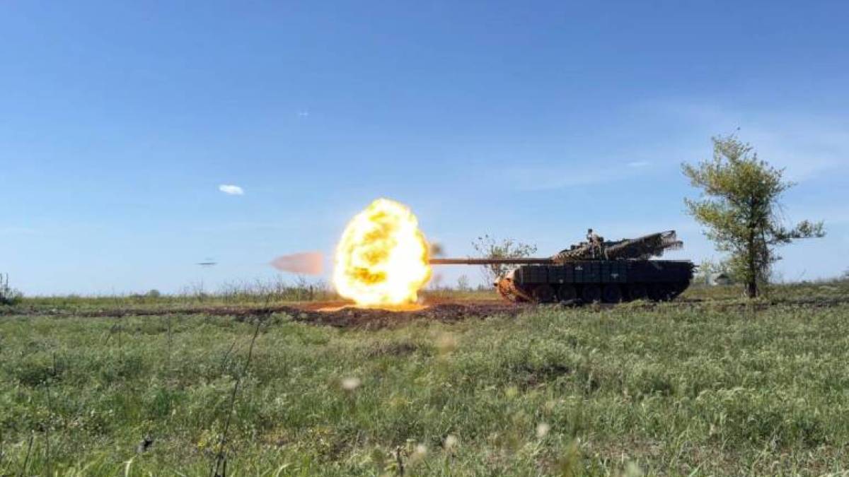 Орієнтовні втрати ворога на 2 вересня — Генштаб ЗСУ: 1083790 (+800) осіб, 23233 (+4) ББМ, 32301 (+53) артсистема
