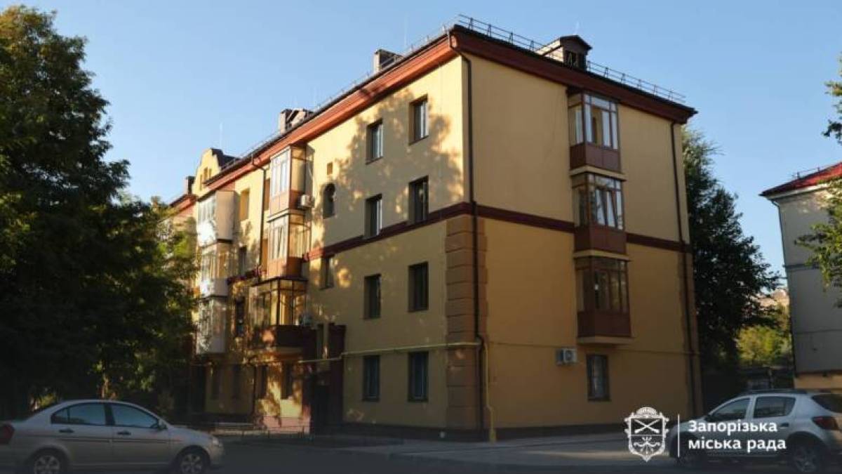 Відновлений будинок на Сталеварів, 16: керівники міста та області поспілкувалися з мешканцями